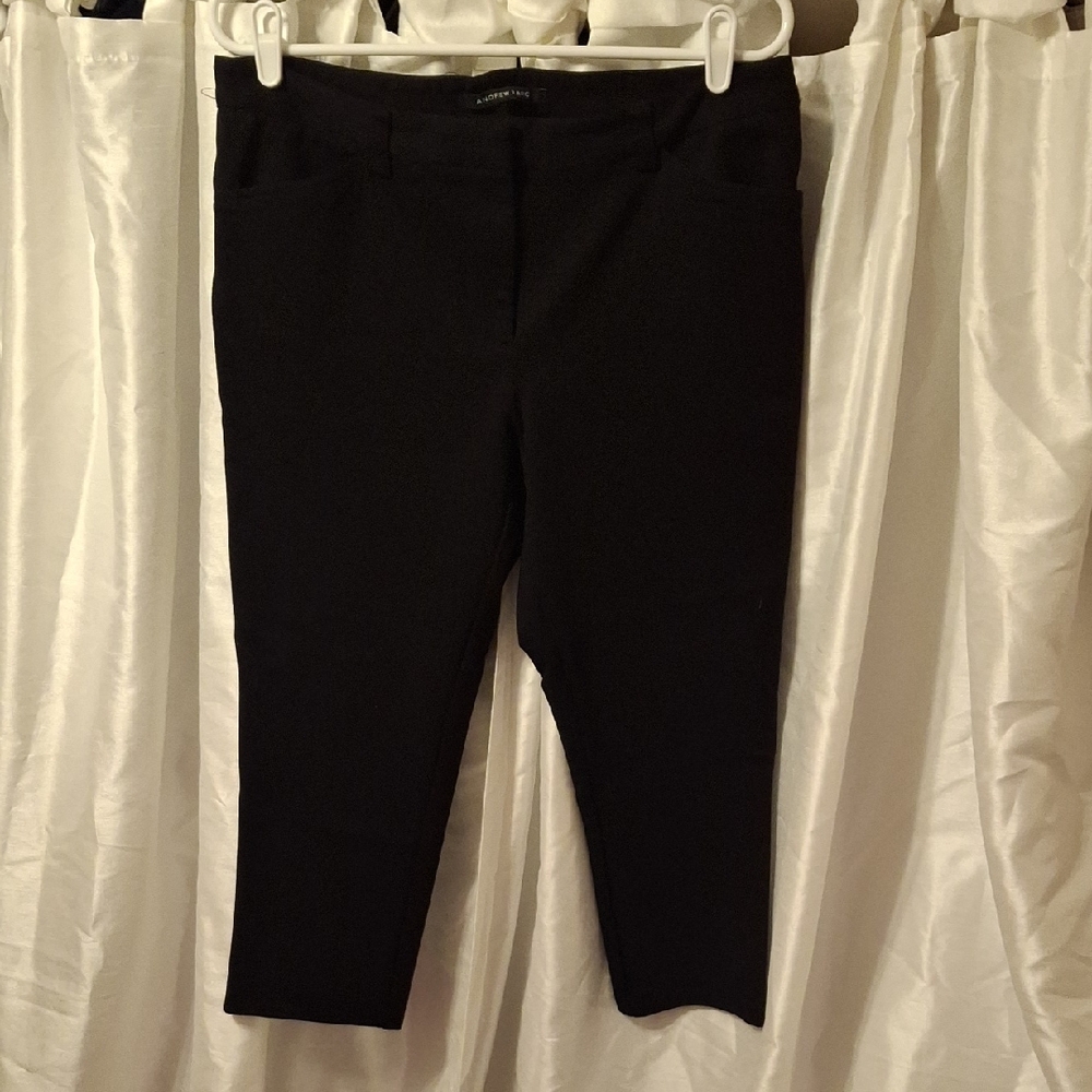 Andrew Marc Black Trousers Crop 12 💙💙💙💙